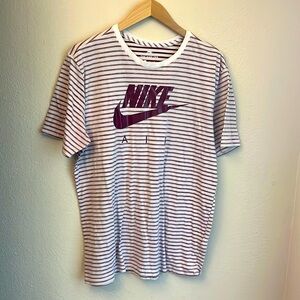 The Nike Tee size L